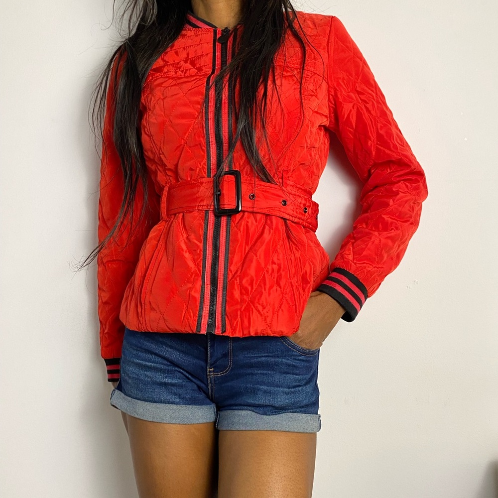 NWOT Gorgeous Women’s Red Retro Black Trim Windbreaker Belted Jacket, - Picture 6 of 9